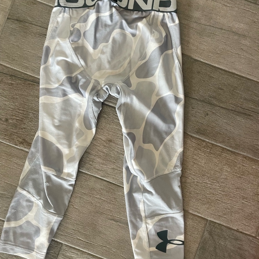 Under Armour Gray Camo Leggings with Moisture-Wicking Fabric